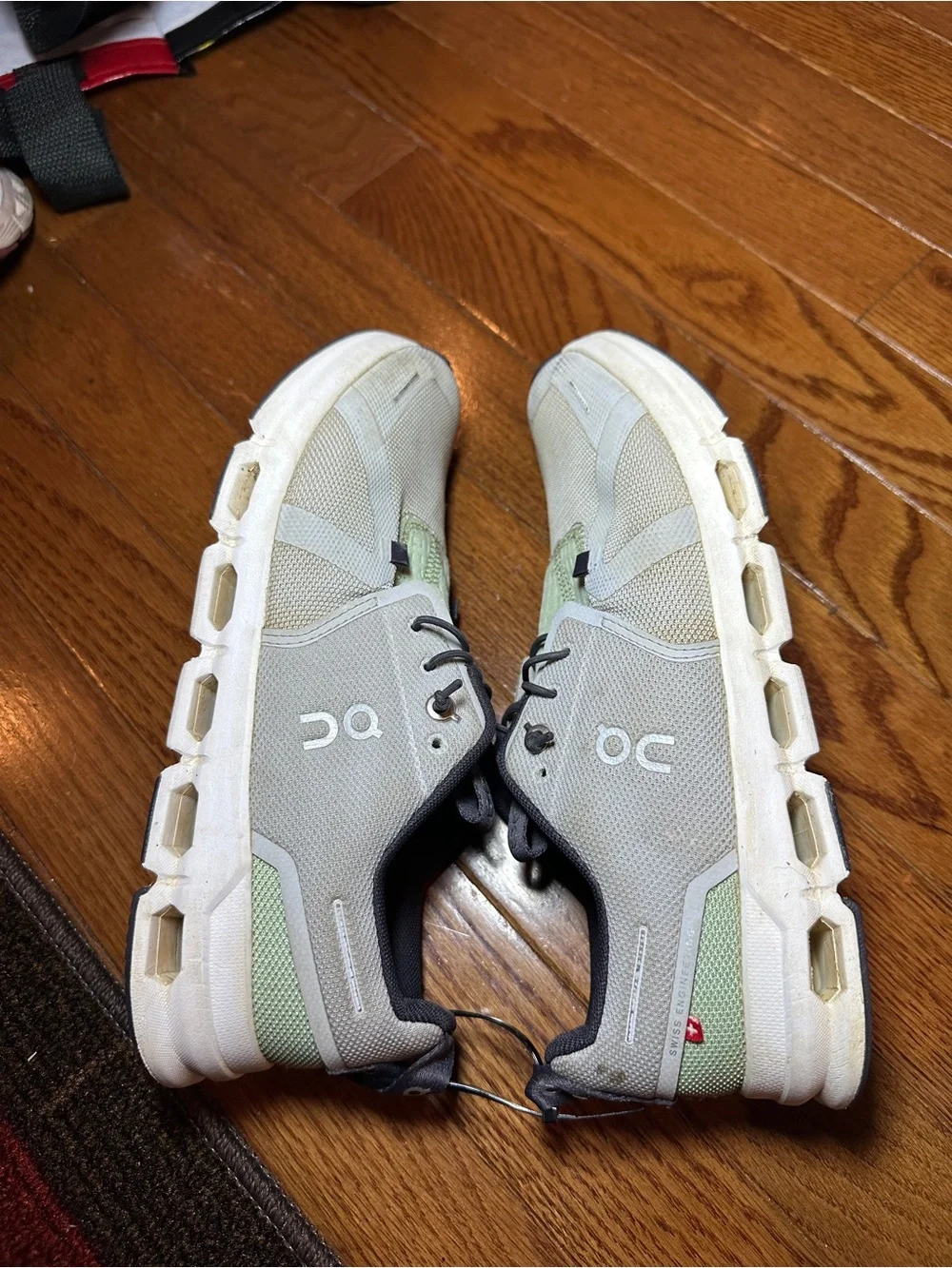 On Cloud Sky Running Shoes in Glacier Sage with Quick-Pull Laces -Y6.5
